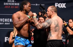 Pesagem oficial do UFC on Fox 20, em Chicago - Francis Ngannou (117,5kg) x Bojan Mihajlovic (103,4kg) 