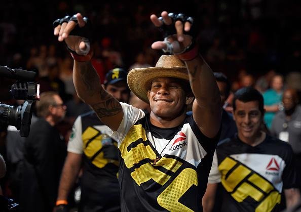 Brasileiro Alex 'Cowboy' Oliveira venceu  James Moontasri por deciso unnime 