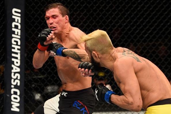 Darren Elkins venceu Godofredo Castro por deciso unnime 