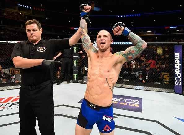 Eddie Wineland venceu Frankie Sanz por nocaute tcnico no terceiro round