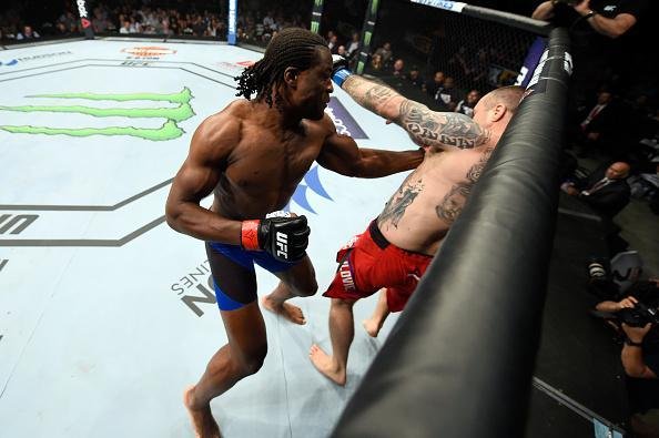 Francis Ngannou venceu Bojan Mihajlovic por nocaute tcnico no primeiro round