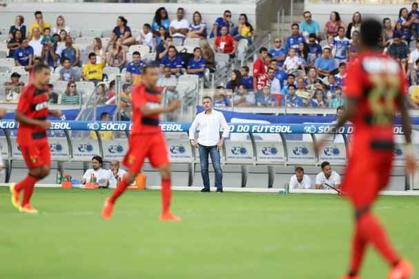 Imagens do confronto entre Cruzeiro e Sport