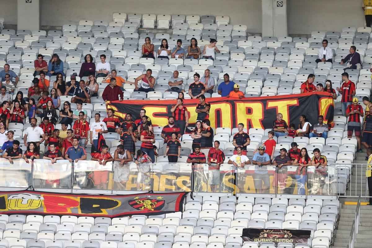 Imagens do confronto entre Cruzeiro e Sport