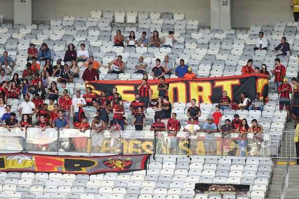 Imagens do confronto entre Cruzeiro e Sport