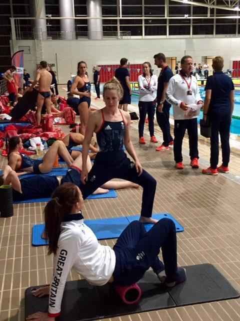 Nadadores britnicos treinam na piscina coberta do Centro de Treinamento da UFMG