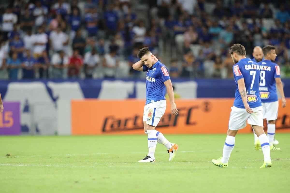 Torcedores e jogadores se mostraram frustrados com a derrota por 2 a 1 para o Sport no Mineiro
