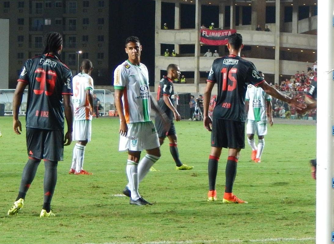 Fotos da derrota do Amrica para o Flamengo em Cariacica