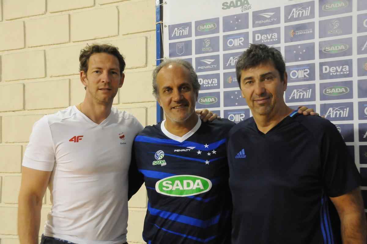 Tcnico da Seleo Polonesa Masculina de Vlei visitou Marcelo Mendez durante treino do Cruzeiro em BH