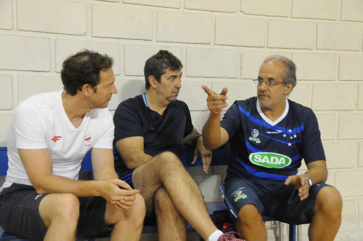 Tcnico da Seleo Polonesa Masculina de Vlei visitou Marcelo Mendez durante treino do Cruzeiro em BH