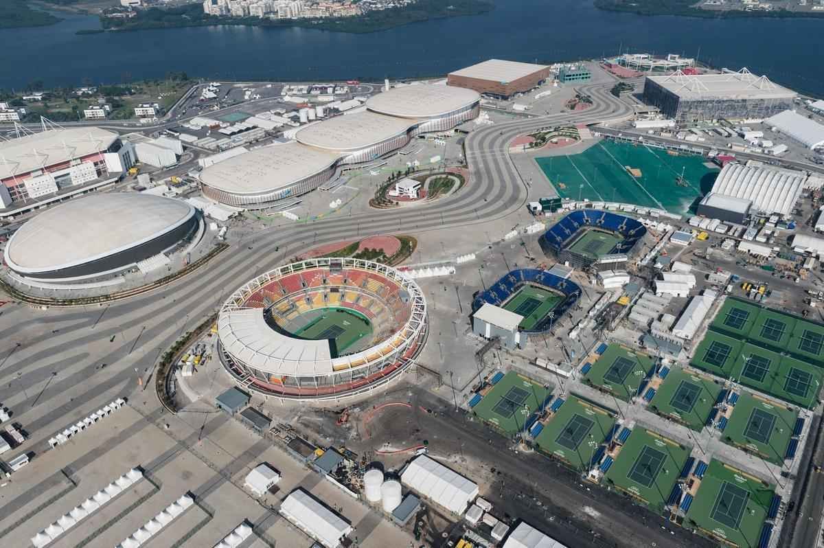 Rio de Janeiro visto de cima a alguns dias dos Jogos 2016. Parque Olmpico do Barra