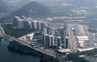 Rio de Janeiro visto de cima a alguns dias dos Jogos Olmpicos 2016. Vila Olmpica