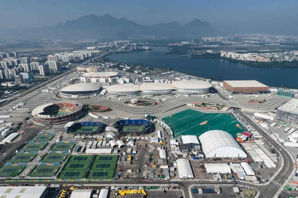 Rio de Janeiro visto de cima a alguns dias dos Jogos Olmpicos 2016. Parque Olmpico da Barra