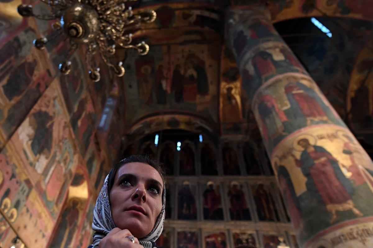 Atletas russos so recepcionados pelo presidente Vladimir Putin