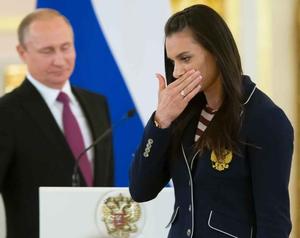 Atletas russos so recepcionados pelo presidente Vladimir Putin