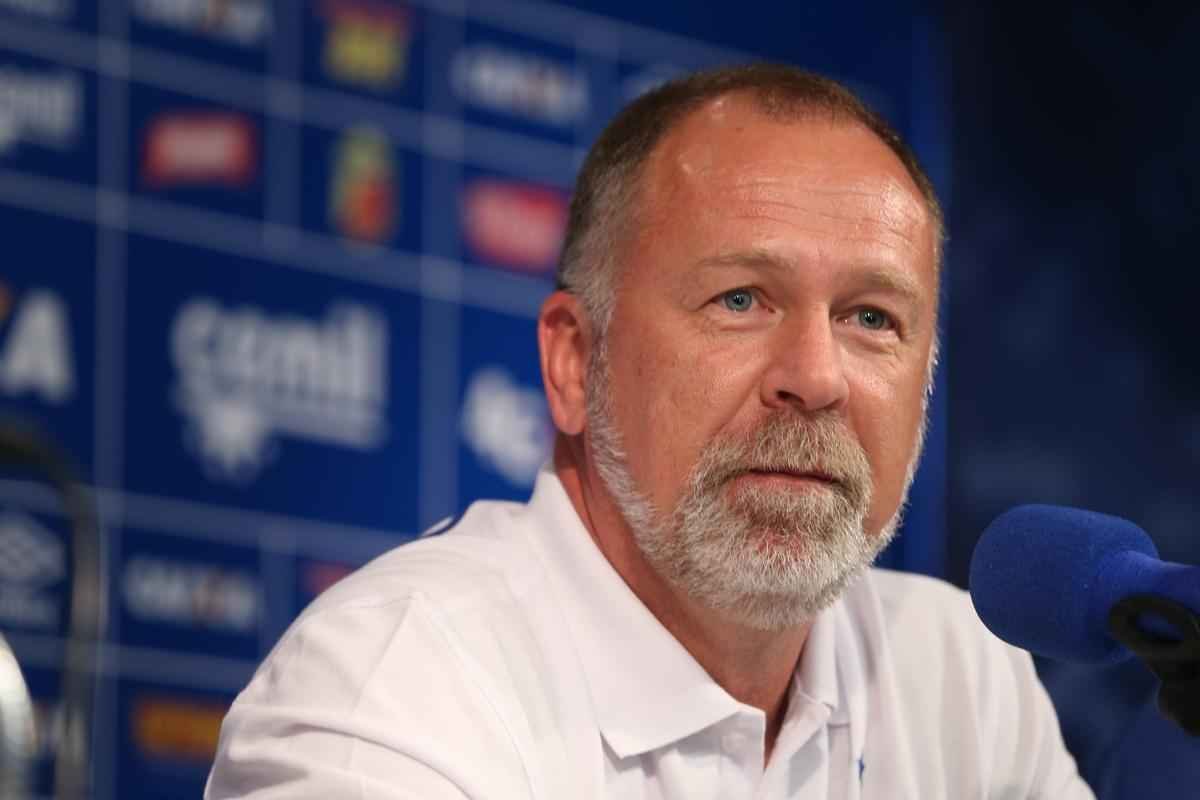 Mano Menezes celebrou retorno ao Cruzeiro e traou planos para reao do clube no Brasileiro