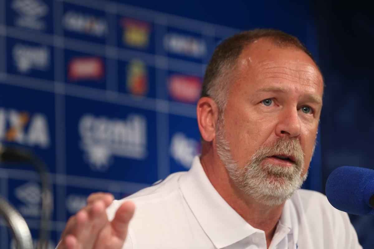 Mano Menezes celebrou retorno ao Cruzeiro e traou planos para reao do clube no Brasileiro