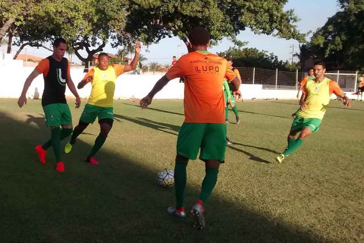Imagens do treino do Amrica no Cear