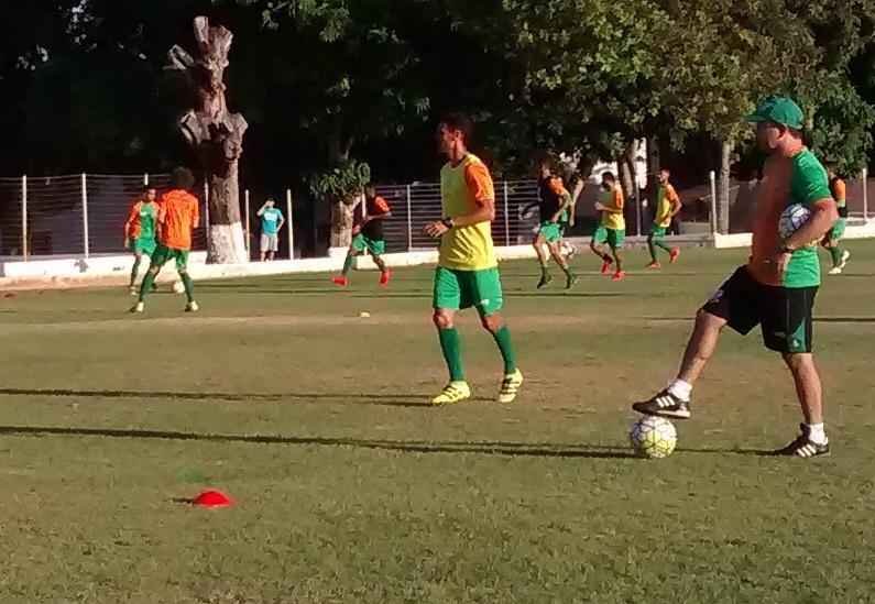 Imagens do treino do Amrica no Cear