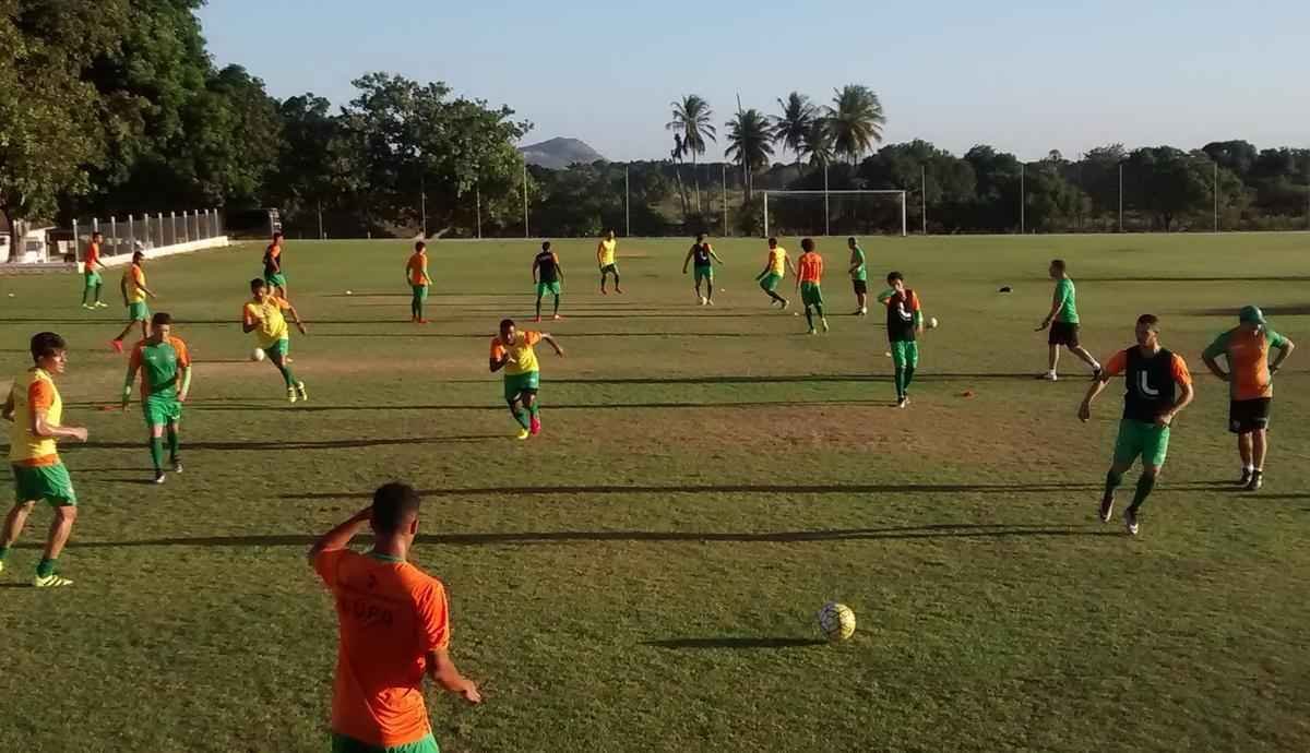 Imagens do treino do Amrica no Cear