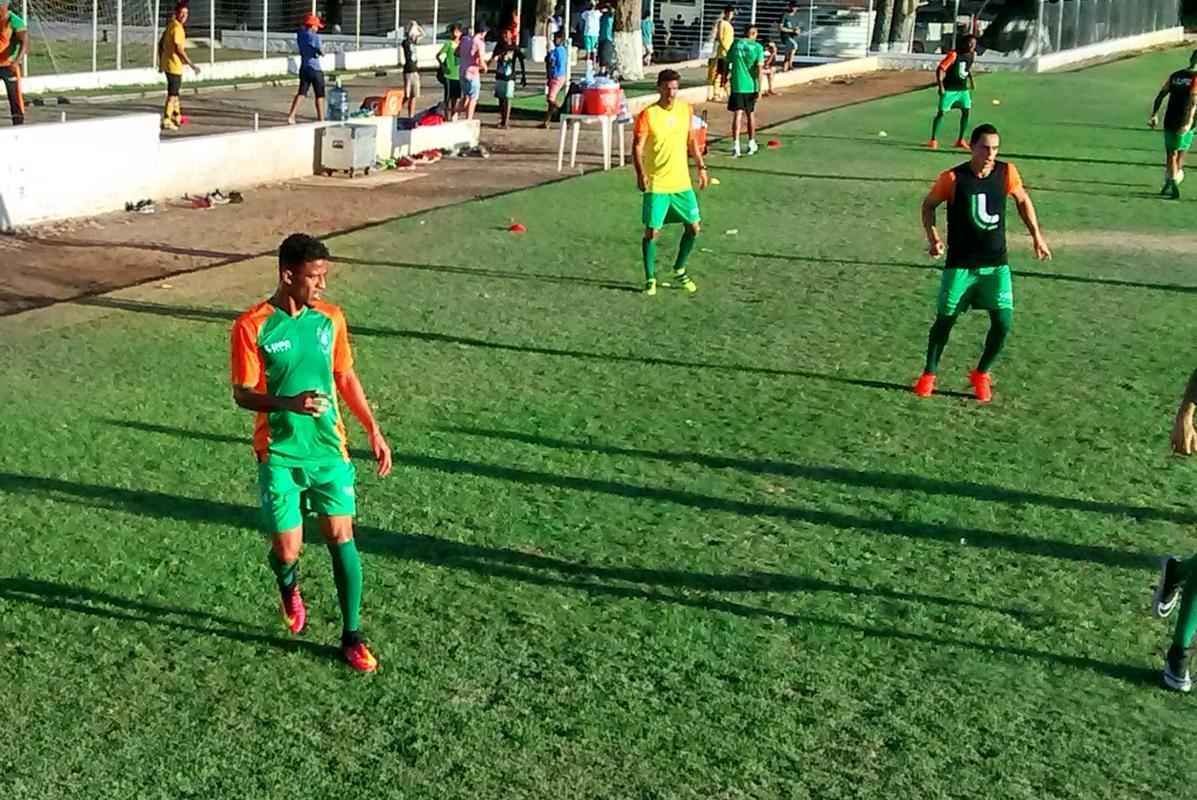 Imagens do treino do Amrica no Cear