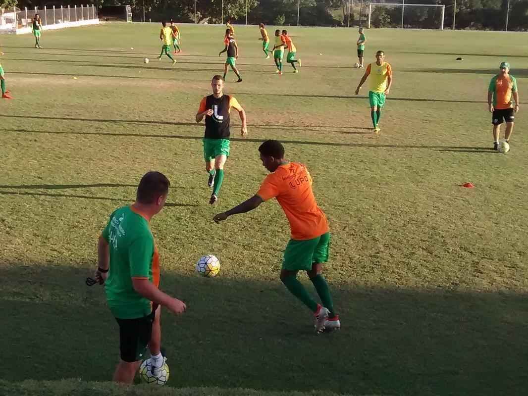Imagens do treino do Amrica no Cear