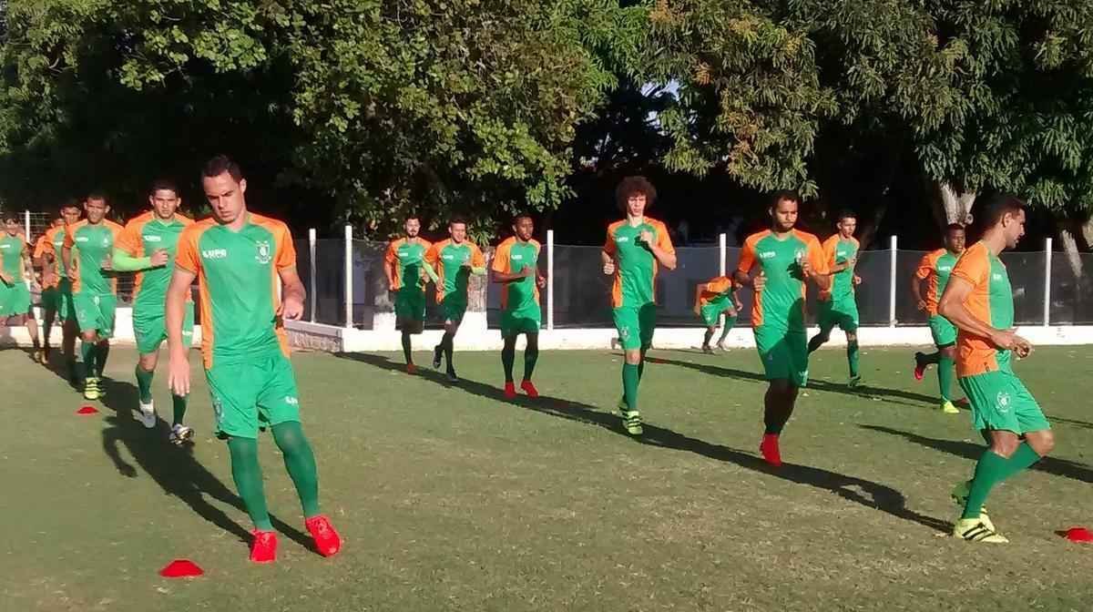 Imagens do treino do Amrica no Cear