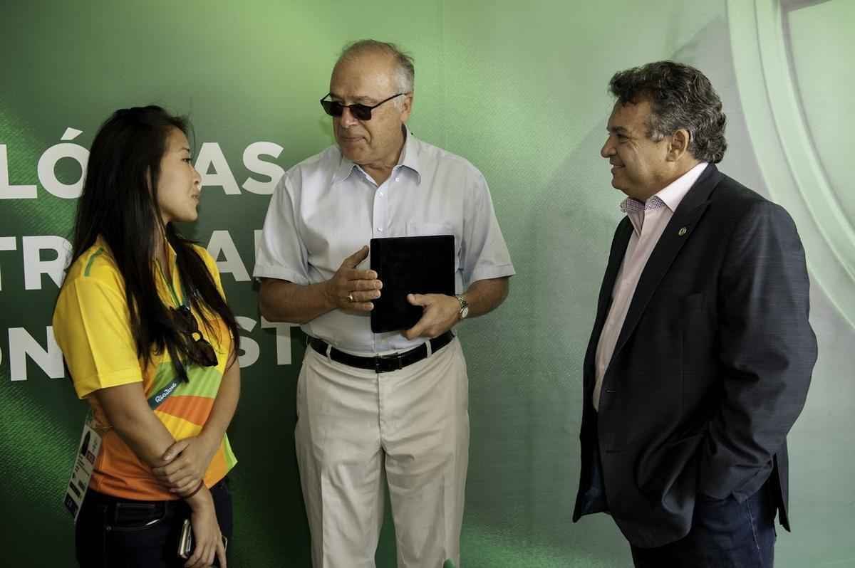 Seleo Francesa de futebol feminino treinar para estreia nos Jogos do Rio no CT do Coelho
