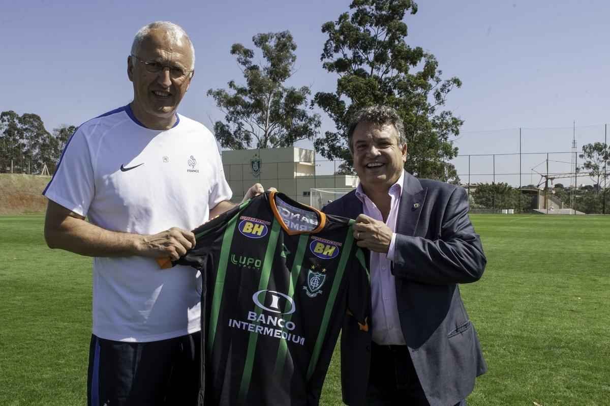 Seleo Francesa de futebol feminino treinar para estreia nos Jogos do Rio no CT do Coelho
