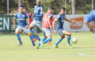 Em seu terceiro dia no retorno ao Cruzeiro, Mano Menezes comandou treino de finalizao na Toca