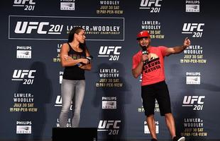 Pesagem do UFC 201, em Atlanta - Amanda Nunes e o campeo peso leve, Eddie Alvarez