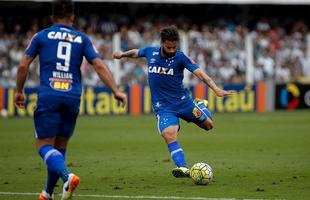 Lance do jogo entre Santos e Cruzeiro, vlido pela 17 rodada do Campeonato Brasileiro