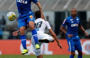 Lance do jogo entre Santos e Cruzeiro, vlido pela 17 rodada do Campeonato Brasileiro
