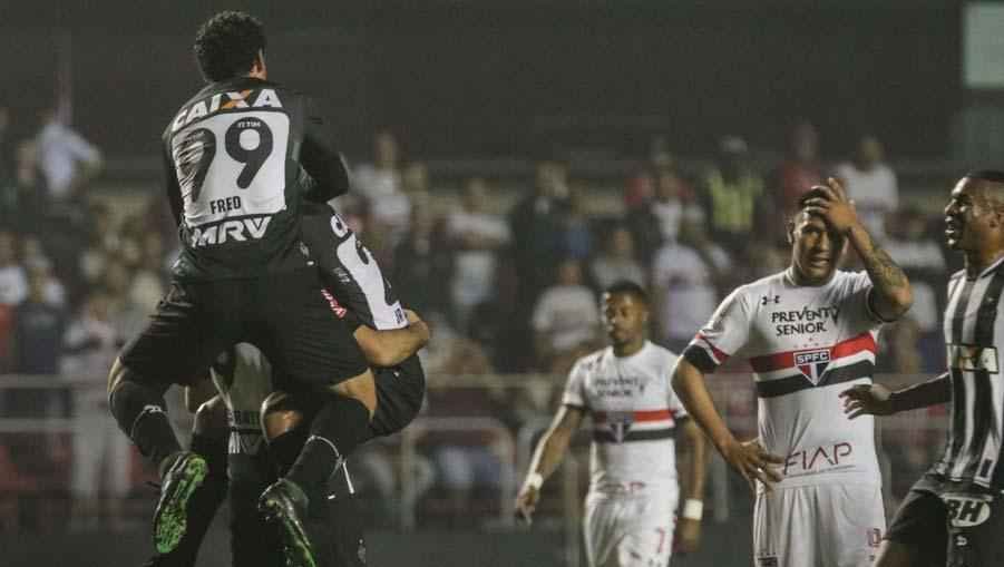 Imagens da vitria de virada do Atltico sobre o So Paulo