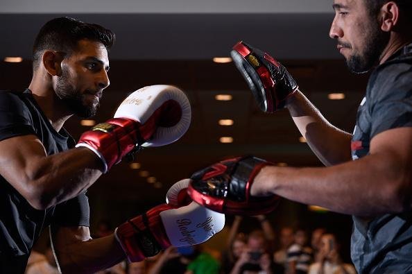 Treino aberto do UFC Fight Night 92, em Salt Lake City - Yair Rodriguez trabalha manopla