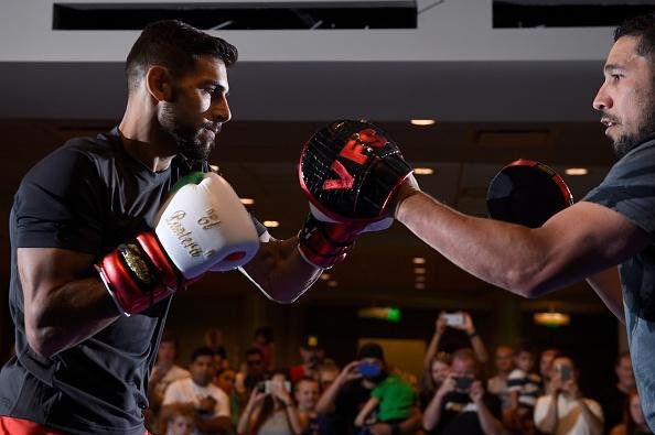 Treino aberto do UFC Fight Night 92, em Salt Lake City - Yair Rodriguez treina manopla