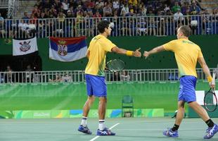 Marcelo Melo e Bruno Soares duelam no tnis contra Novak Djokovic e Nemad Zimonjic