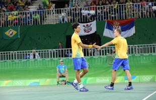 Marcelo Melo e Bruno Soares duelam no tnis contra Novak Djokovic e Nemad Zimonjic