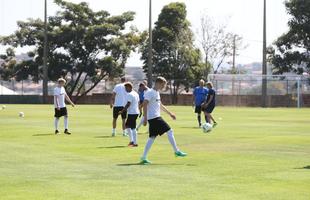 Alemes treinam para partida contra Fiji, no Mineiro