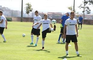 De volta a Belo Horizonte ap�s hist�rico 7 a  sobre o Brasil, Sele��o Alem� realiza treino na Toca da Raposa II