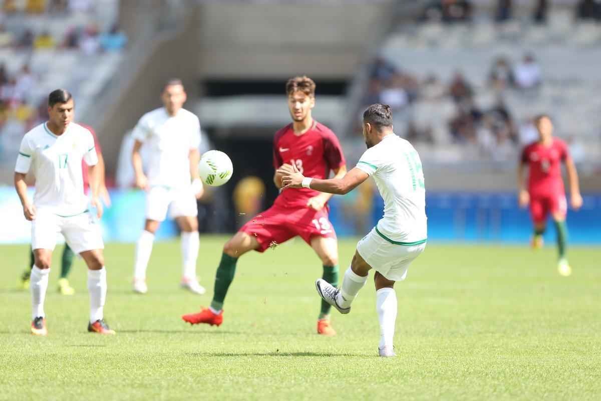 Portugal e Arglia empataram por 1 a 1 no Mineiro. Resultado fez os lusitanos avanarem s quartas de final em primeiro. Honduras passou em segundo. Surpreendentemente, Argentina est eliminada dos Jogos do Rio j na primeira fase do futebol masculino 