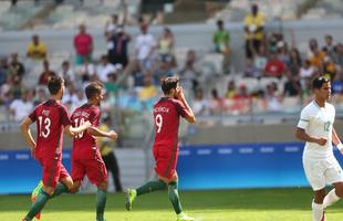 Portugal e Arglia empataram por 1 a 1 no Mineiro. Resultado fez os lusitanos avanarem s quartas de final em primeiro. Honduras passou em segundo. Surpreendentemente, Argentina est eliminada dos Jogos do Rio j na primeira fase do futebol masculino 