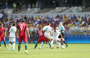 Portugal e Arglia empataram por 1 a 1 no Mineiro. Resultado fez os lusitanos avanarem s quartas de final em primeiro. Honduras passou em segundo. Surpreendentemente, Argentina est eliminada dos Jogos do Rio j na primeira fase do futebol masculino 