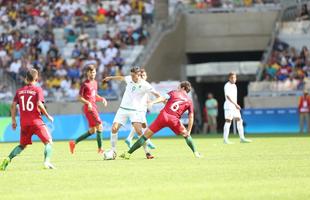 Portugal e Arglia empataram por 1 a 1 no Mineiro. Resultado fez os lusitanos avanarem s quartas de final em primeiro. Honduras passou em segundo. Surpreendentemente, Argentina est eliminada dos Jogos do Rio j na primeira fase do futebol masculino 