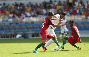 Portugal e Arglia empataram por 1 a 1 no Mineiro. Resultado fez os lusitanos avanarem s quartas de final em primeiro. Honduras passou em segundo. Surpreendentemente, Argentina est eliminada dos Jogos do Rio j na primeira fase do futebol masculino 