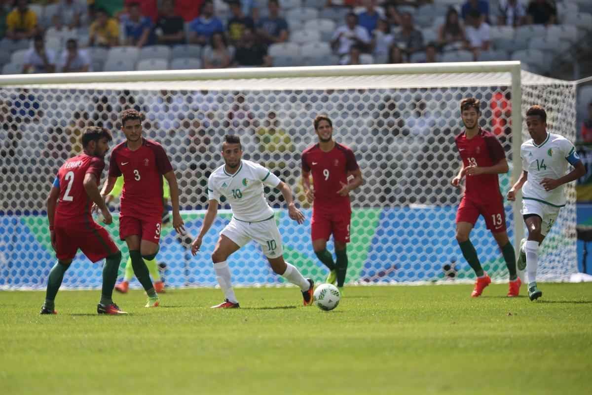 Portugal e Arglia empataram por 1 a 1 no Mineiro. Resultado fez os lusitanos avanarem s quartas de final em primeiro. Honduras passou em segundo. Surpreendentemente, Argentina est eliminada dos Jogos do Rio j na primeira fase do futebol masculino 