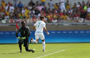 Portugal e Arglia empataram por 1 a 1 no Mineiro. Resultado fez os lusitanos avanarem s quartas de final em primeiro. Honduras passou em segundo. Surpreendentemente, Argentina est eliminada dos Jogos do Rio j na primeira fase do futebol masculino 