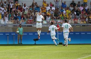 Portugal e Arglia empataram por 1 a 1 no Mineiro. Resultado fez os lusitanos avanarem s quartas de final em primeiro. Honduras passou em segundo. Surpreendentemente, Argentina est eliminada dos Jogos do Rio j na primeira fase do futebol masculino 