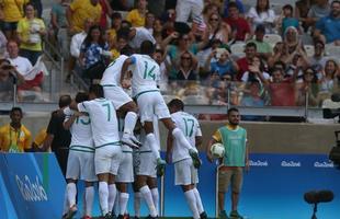 Portugal e Arglia empataram por 1 a 1 no Mineiro. Resultado fez os lusitanos avanarem s quartas de final em primeiro. Honduras passou em segundo. Surpreendentemente, Argentina est eliminada dos Jogos do Rio j na primeira fase do futebol masculino 