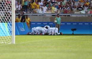 Portugal e Arglia empataram por 1 a 1 no Mineiro. Resultado fez os lusitanos avanarem s quartas de final em primeiro. Honduras passou em segundo. Surpreendentemente, Argentina est eliminada dos Jogos do Rio j na primeira fase do futebol masculino 