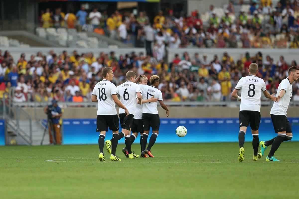 Alemanha abriu 6 a 0 sobre Fiji logo no primeiro tempo do duelo realizado no Mineiro